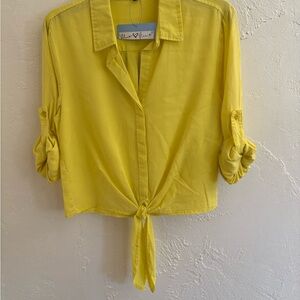 New Velvet Heart Yellow Tie-Front Blouse
